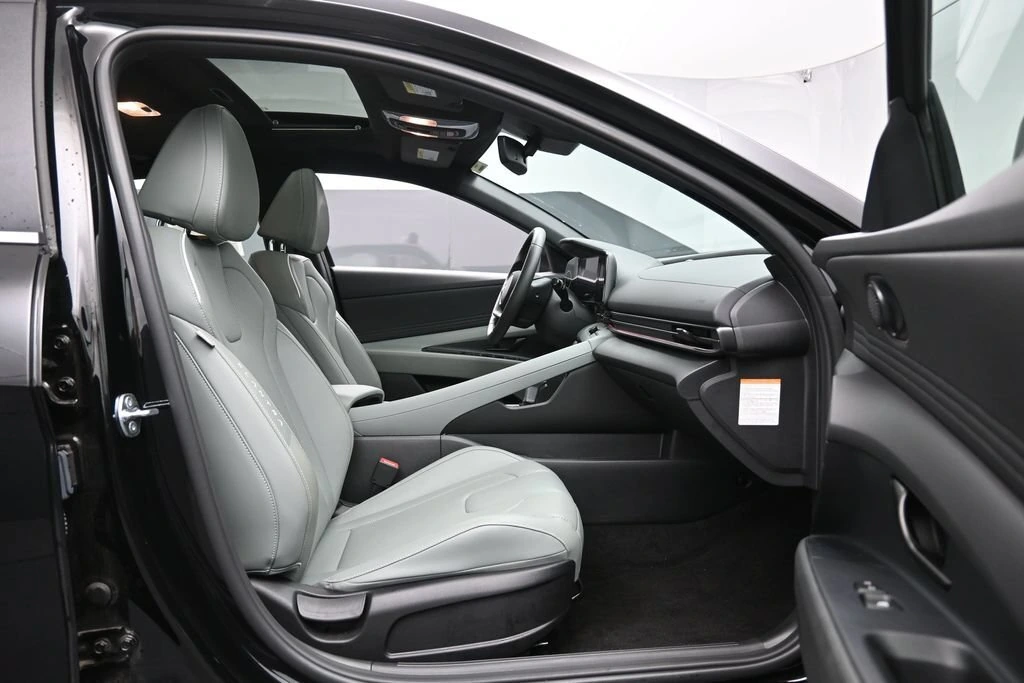 2026 Hyundai Elantra Limited - Photo 28