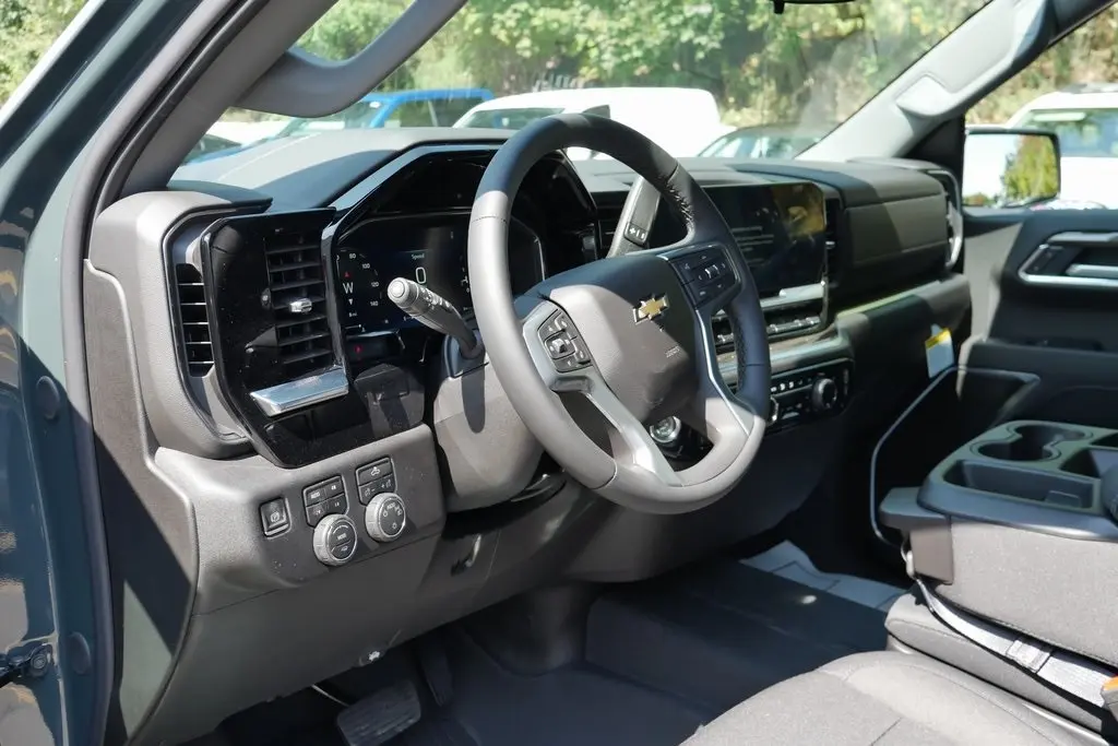 2026 Chevrolet Silverado 1500 LT1 photo 10