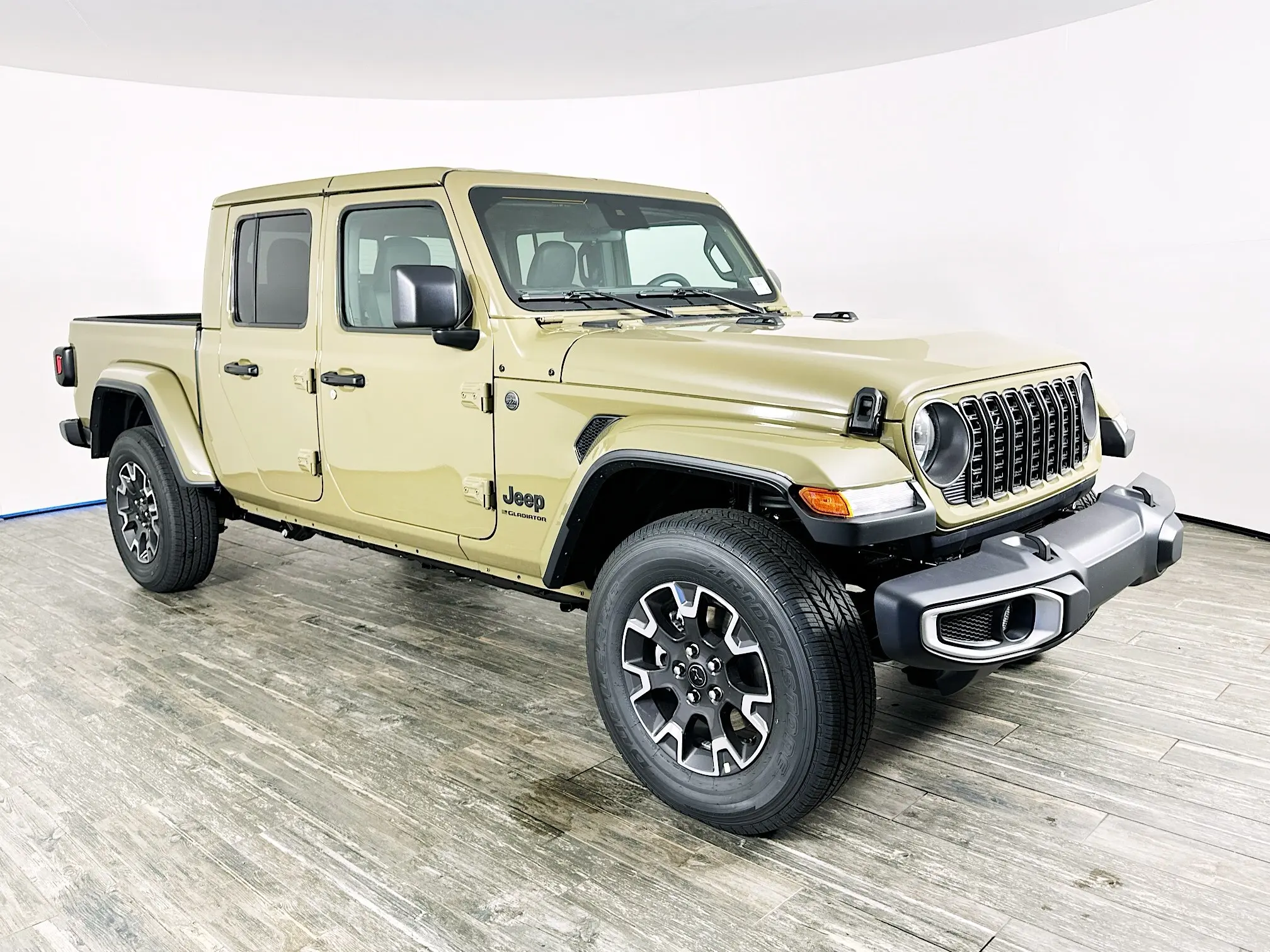 2025 Jeep Gladiator Sport S's photo