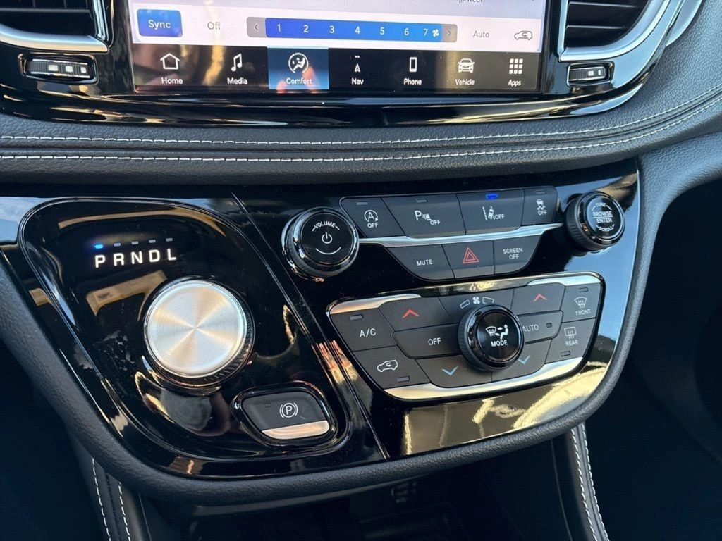 2026 Chrysler Pacifica Limited - Photo 45