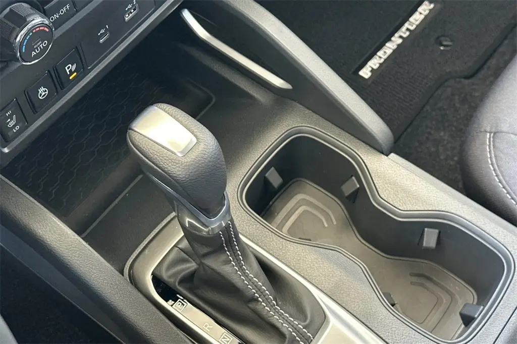 2025 Nissan Frontier SV photo 16