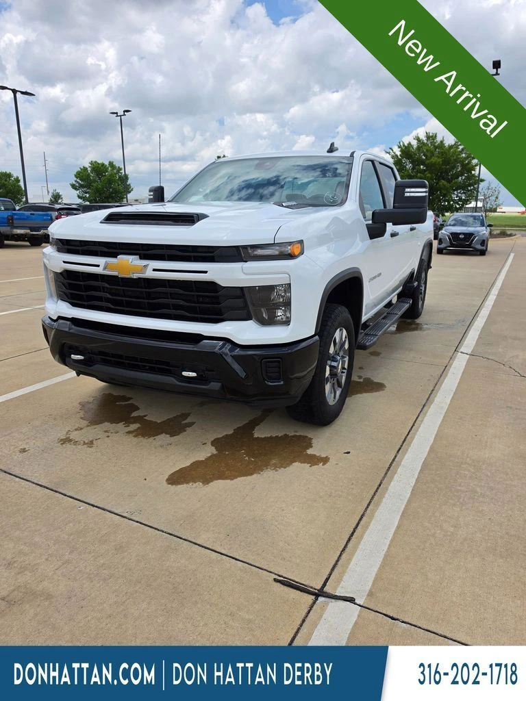 2024 Chevrolet Silverado HD Custom 4WD Crew Cab Standard Box's photo