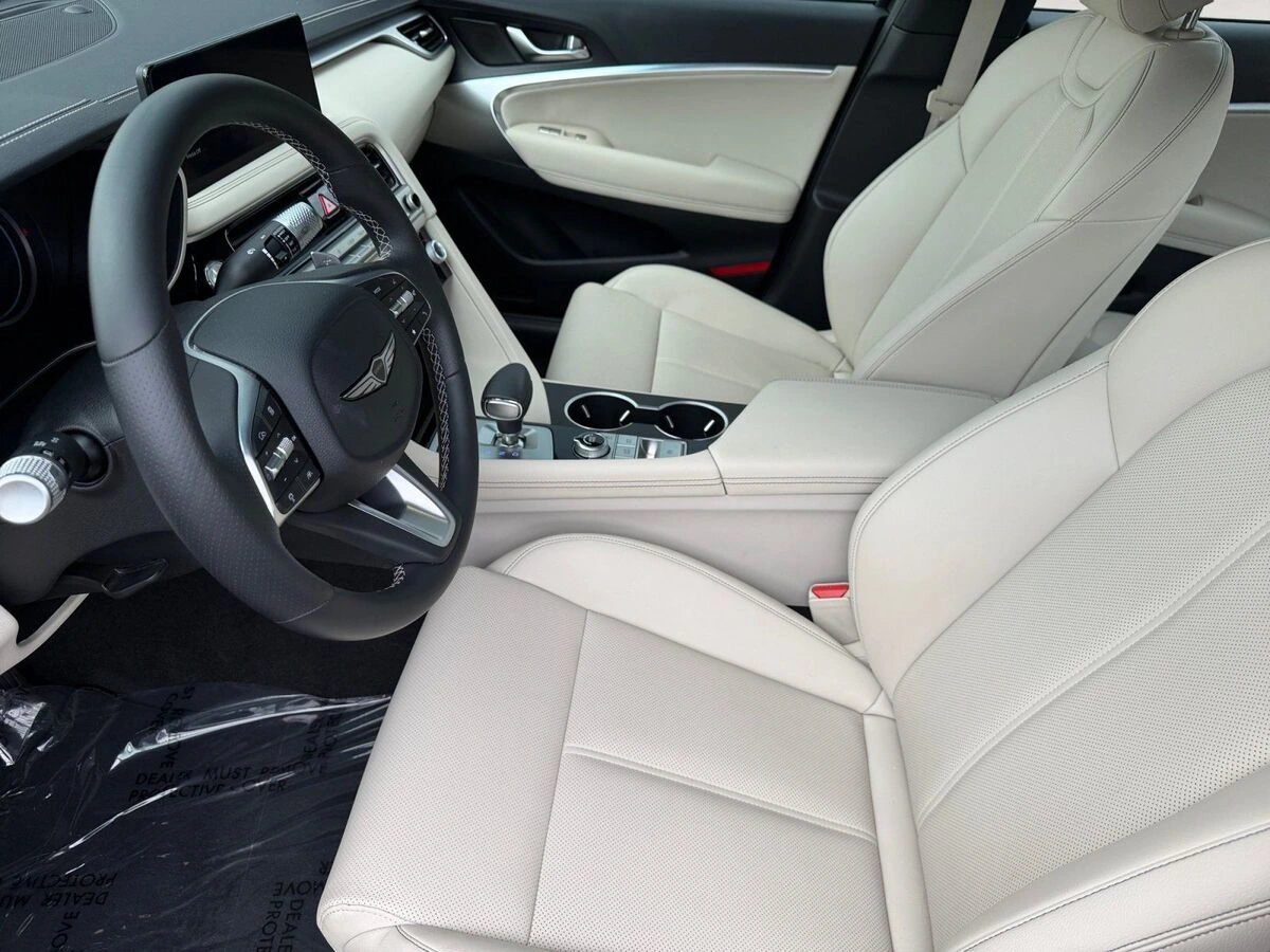 2026 GENESIS G70 Standard - Photo 14