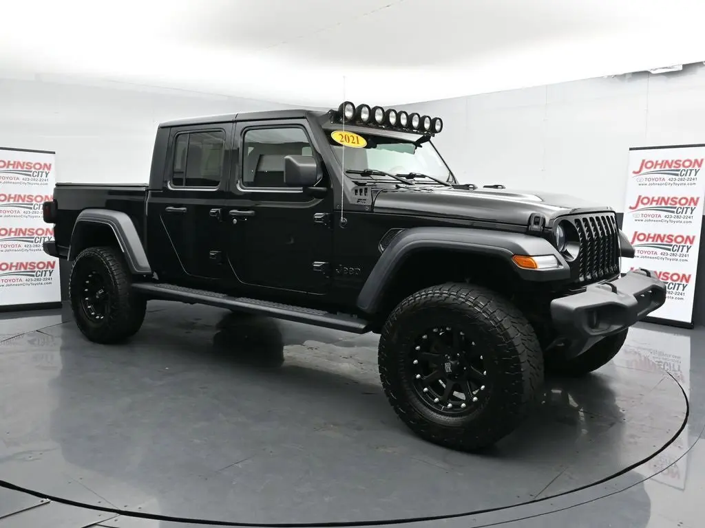2021 Jeep Gladiator Sport photo 2