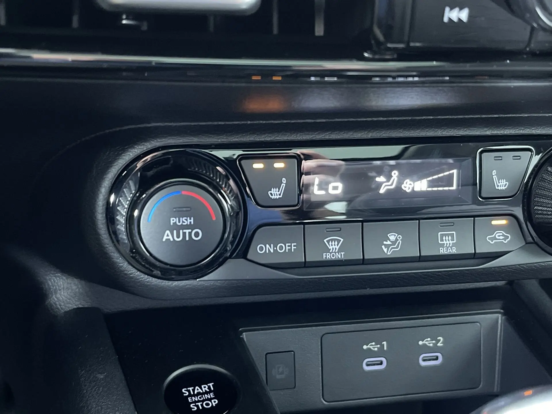2026 Nissan Kicks SV photo 11