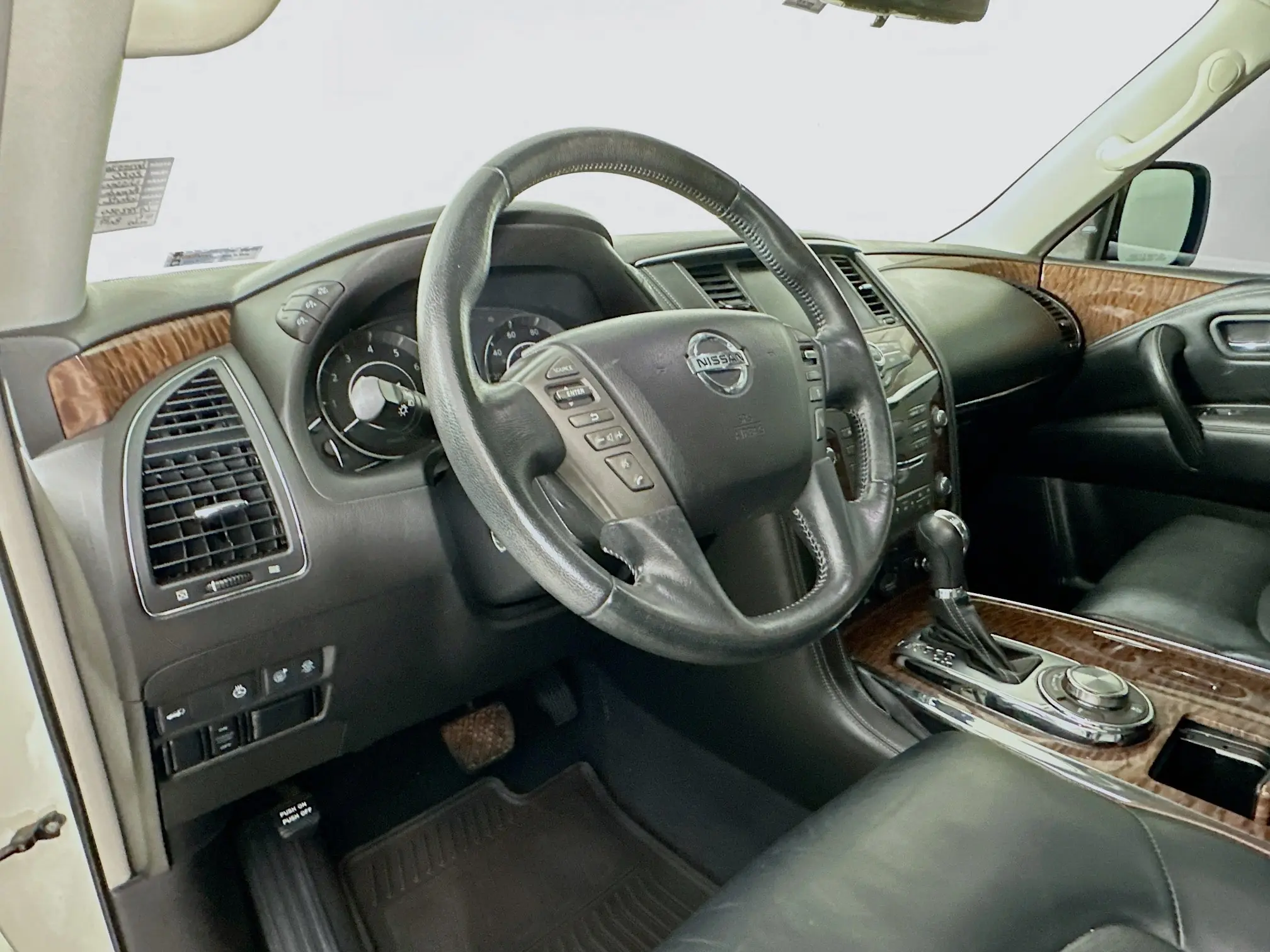 2020 Nissan Armada Platinum photo 22