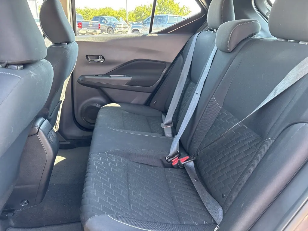 2022 Nissan Kicks SV photo 21