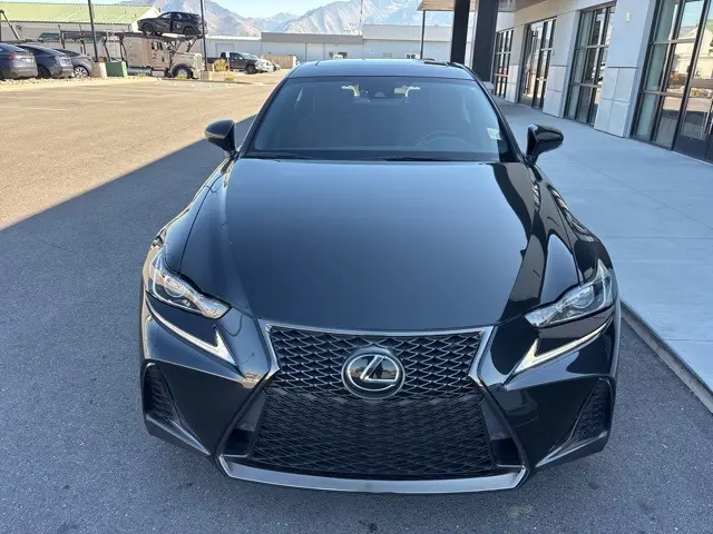 2018 Lexus IS 300 photo 2