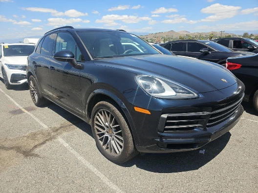 2023 Porsche Cayenne Platinum Edition's photo