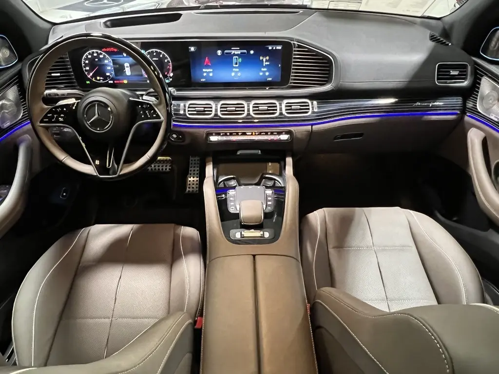 2026 Mercedes Benz GLS 580 4MATIC photo 2