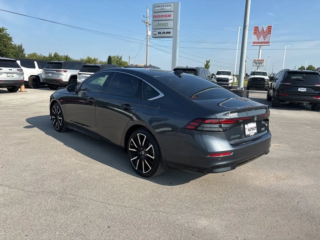 2024 Honda Accord Hybrid Touring photo 5