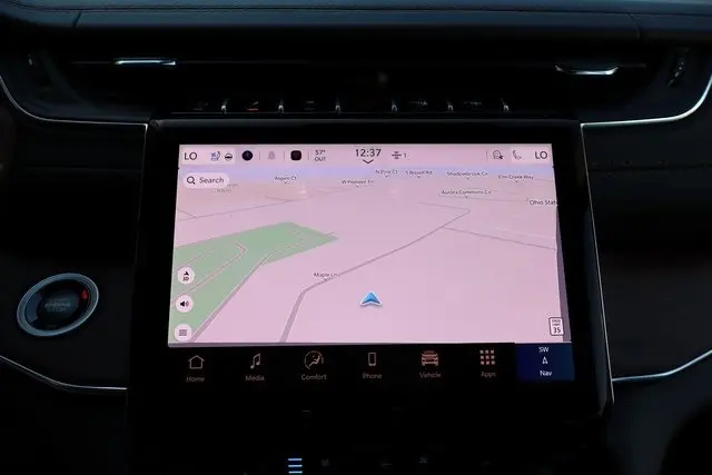 2025 Jeep Grand Cherokee Summit photo 18