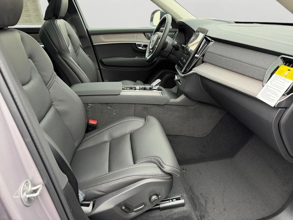 2026 Volvo - image 6