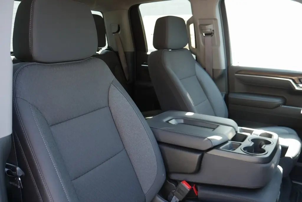 2025 Chevrolet Silverado 1500 LT photo 21