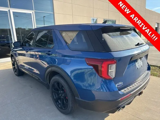 2021 Ford Explorer ST photo 4