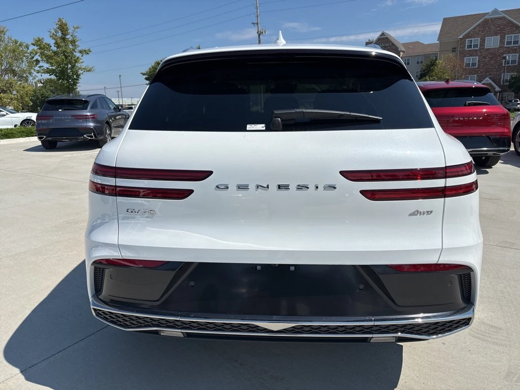 2026 GENESIS GV70 Standard - Photo 9