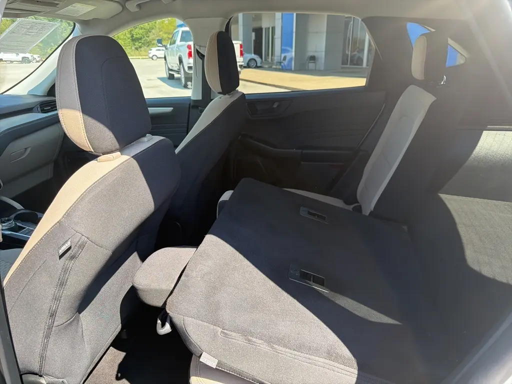 2022 Ford Escape SE photo 31
