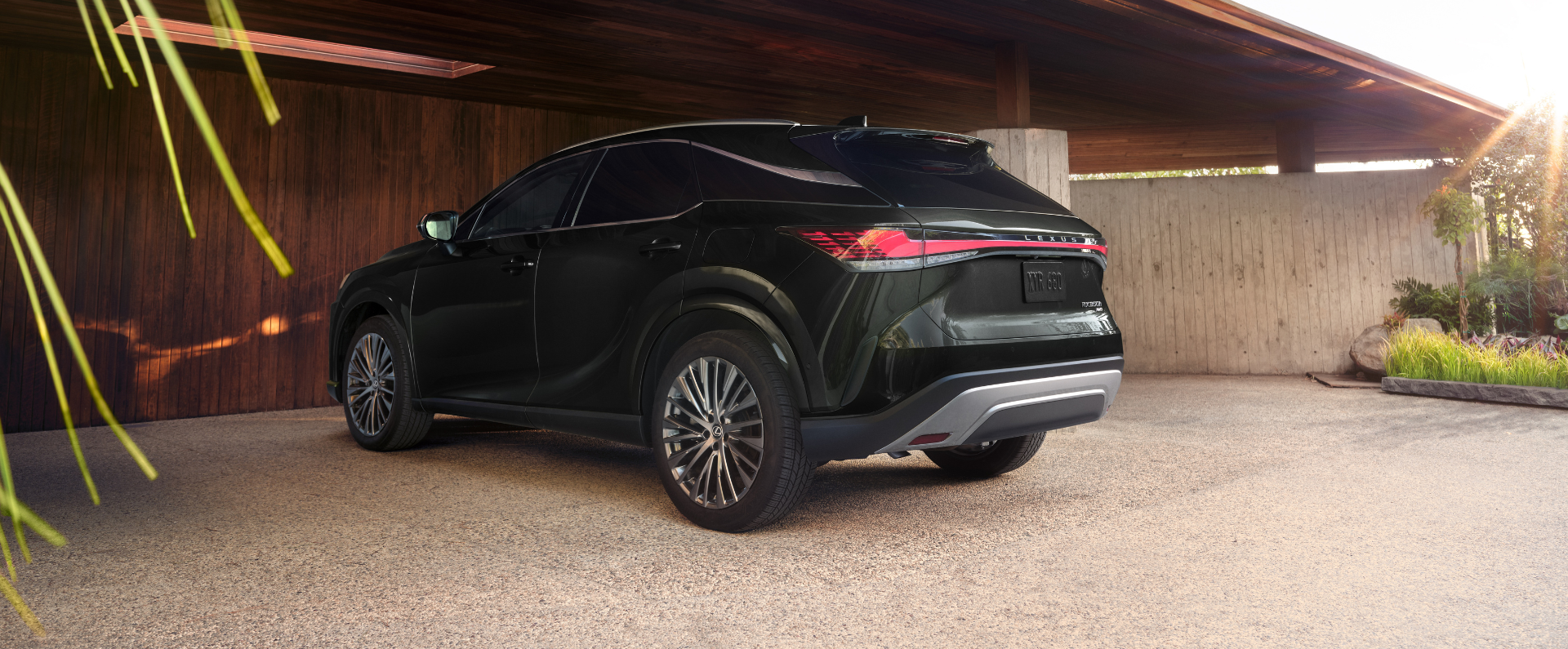 RX 350h Luxury AWD shown in Caviar