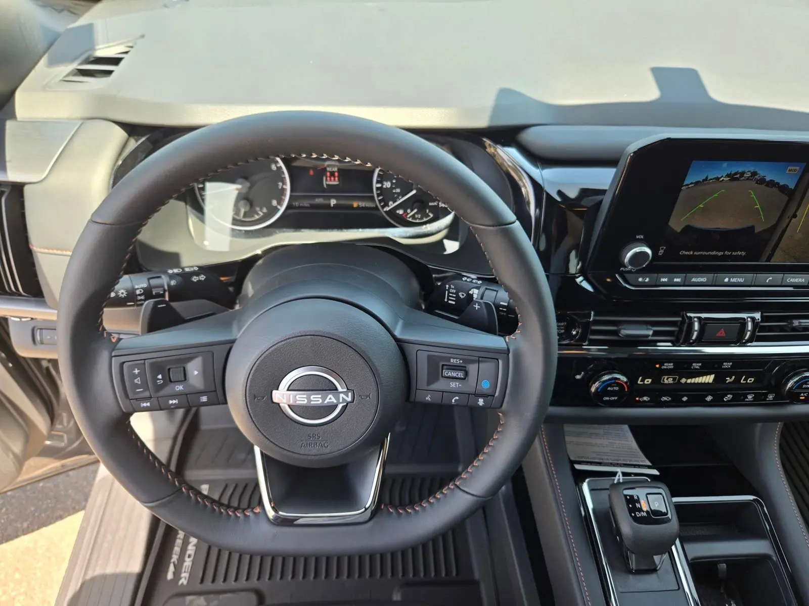 2025 Nissan Pathfinder Rock Creek photo 9