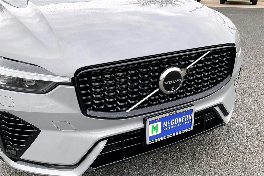 2024 Volvo - image 33