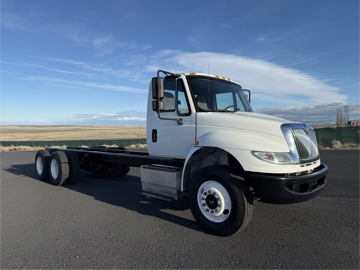 2017 International 4400 in Mount Vernon, WA — photo 3