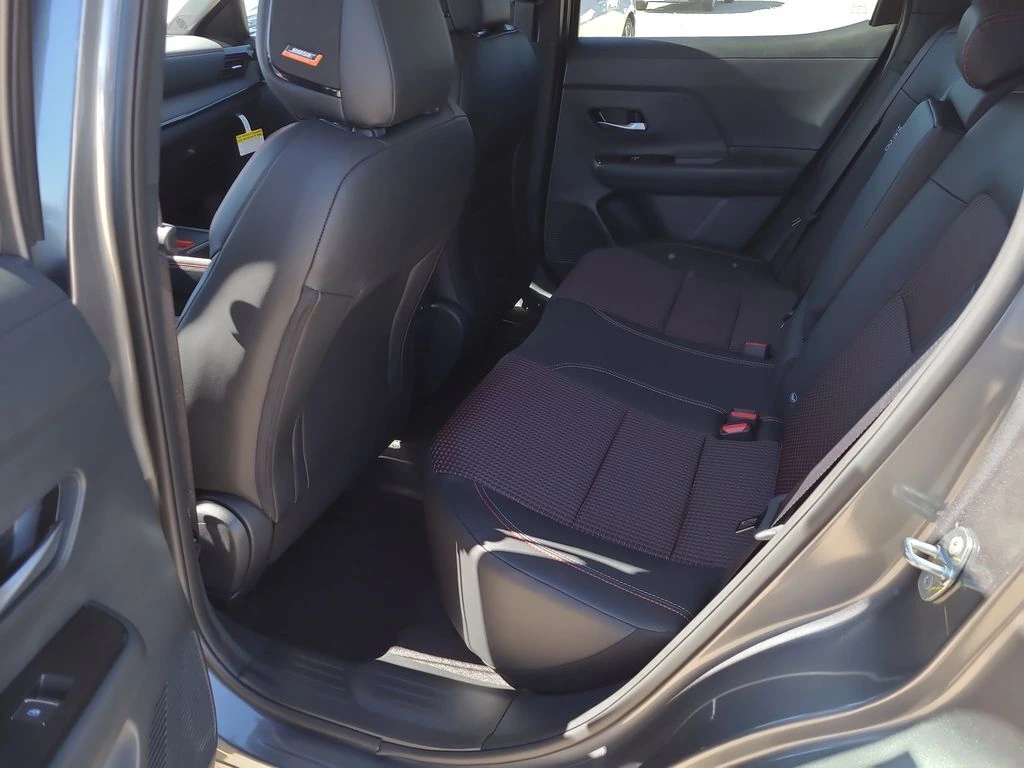 2026 Nissan KICKS SR - Photo 9