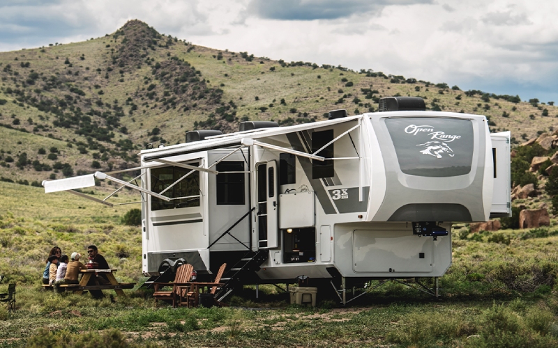 How to Evaluate a Used Highland Ridge RV for Family Excursions around Milwaukee, WI