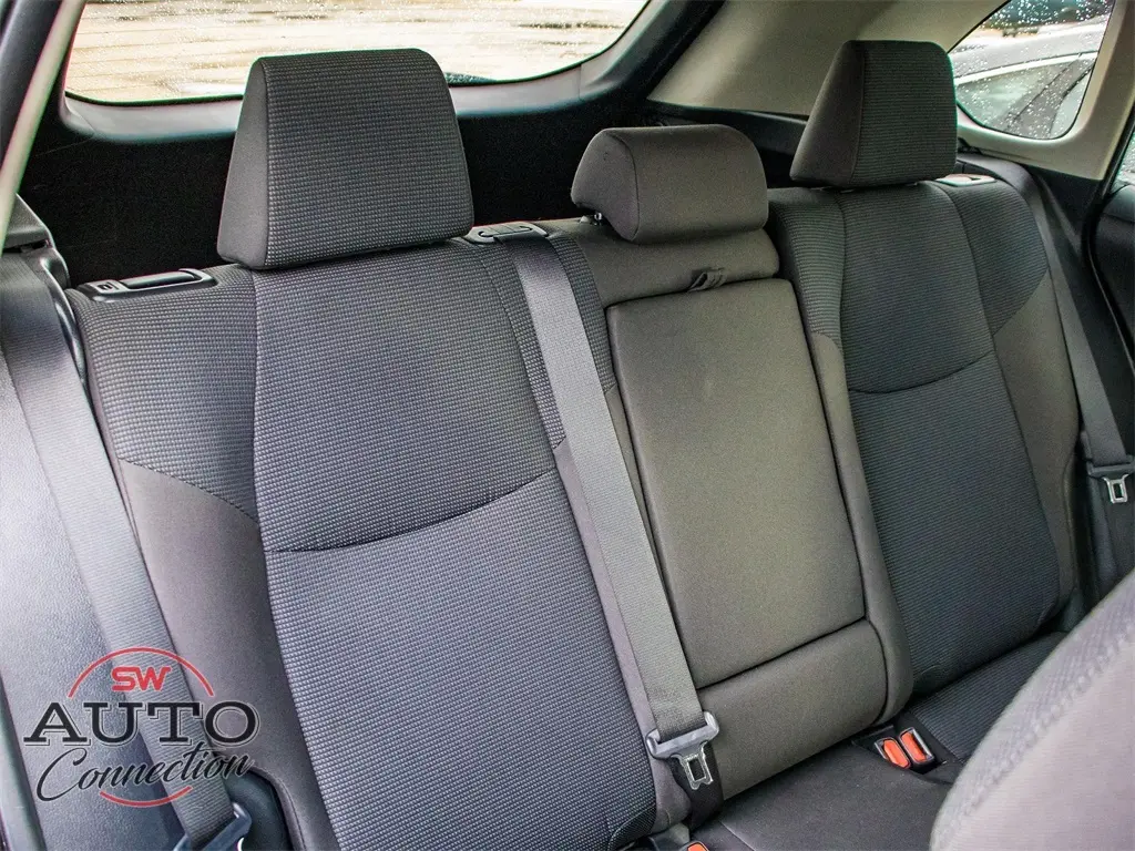 2024 Toyota RAV4 LE photo 12