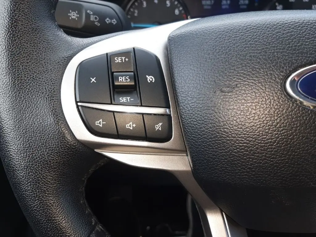 2024 Ford Explorer XLT photo 15