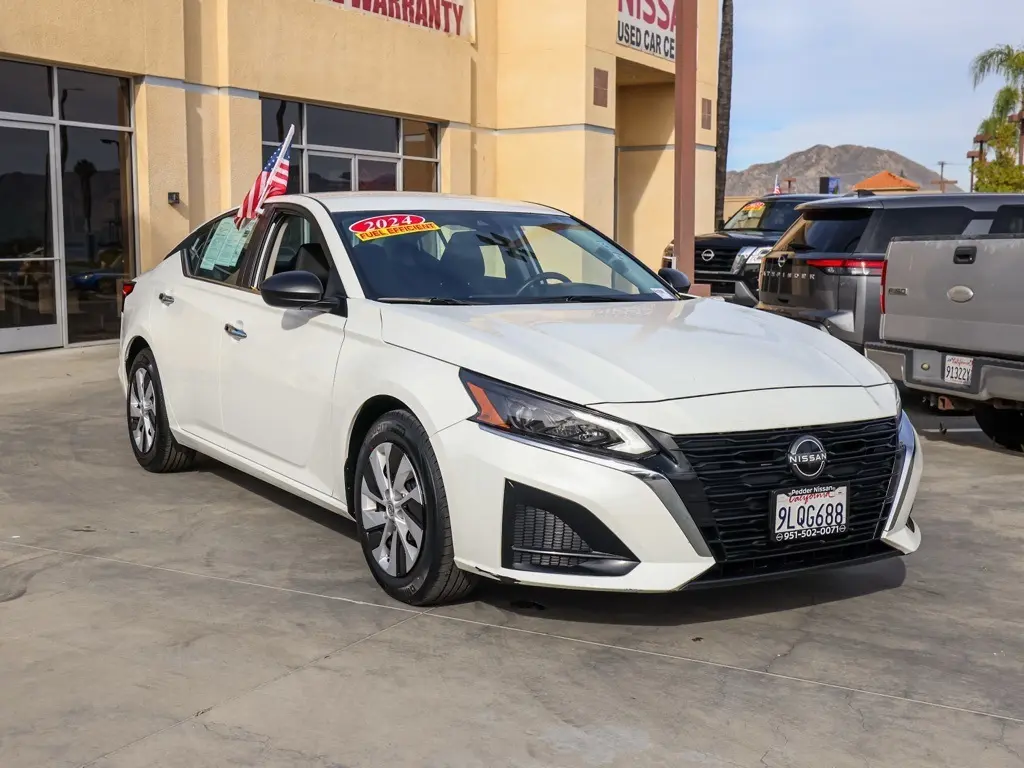 2024 Nissan Altima S's photo