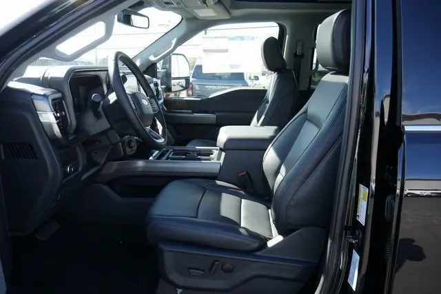 2026 Ford F-350 photo 2