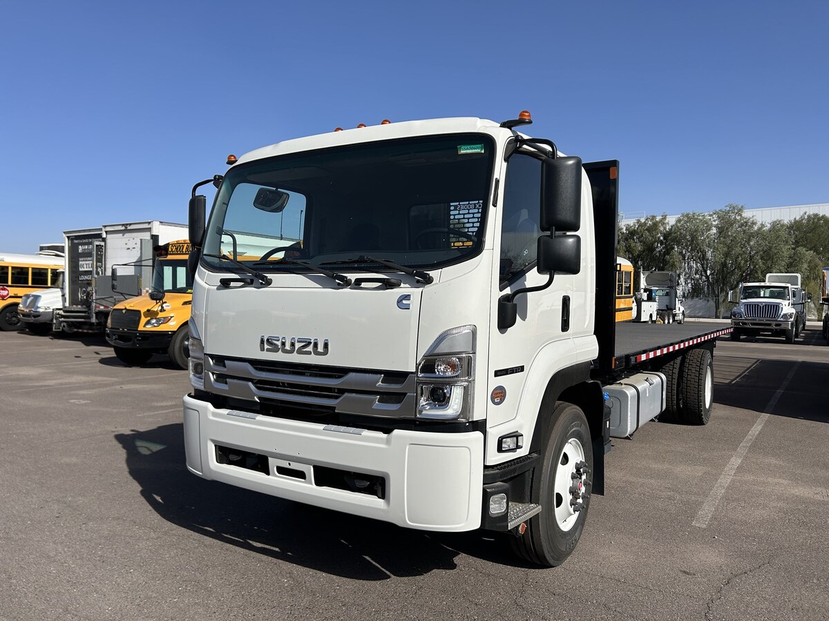 2025 Isuzu FTR in Flagstaff, AZ — photo 2