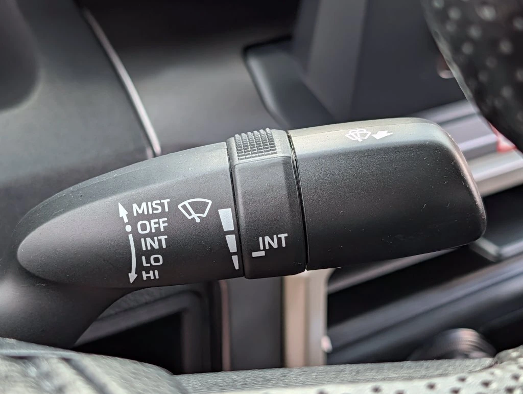 2025 Toyota Tacoma SR5 - Photo 28