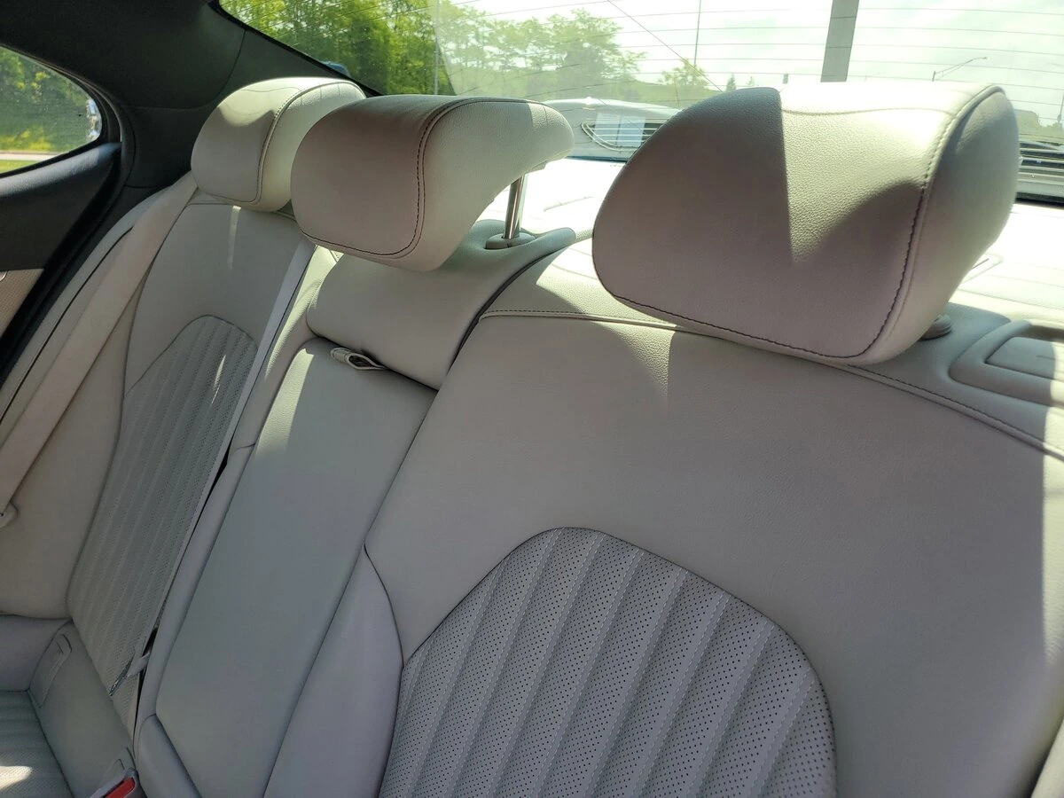 2022 GENESIS G70 Standard - Photo 14