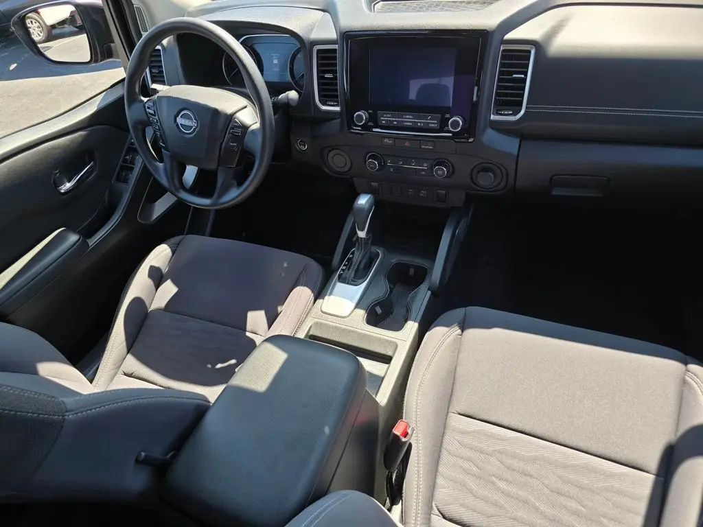 2023 Nissan Frontier SV photo 18