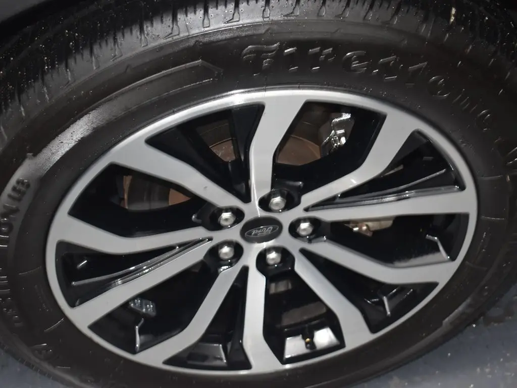 2020 Ford Explorer ST photo 3