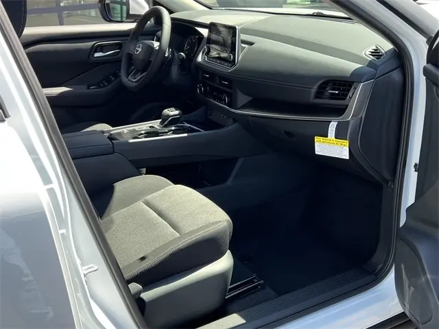 2026 Nissan Rogue SV photo 22