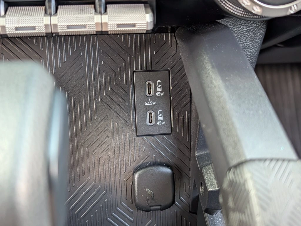 2025 Toyota Tacoma SR5 - Photo 24
