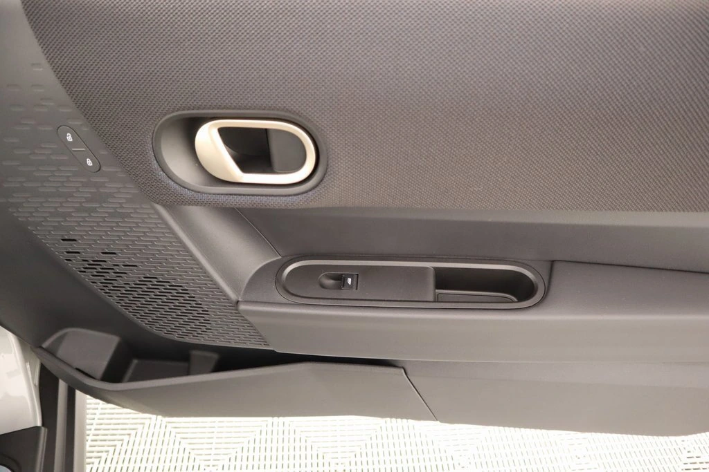 2025 MINI Hardtop 2 Door Base - Photo 16