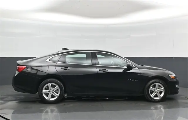 2024 Chevrolet Malibu 1LT photo 4
