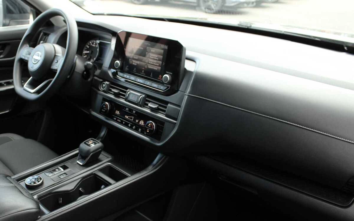 2023 Nissan Pathfinder S - Photo 25