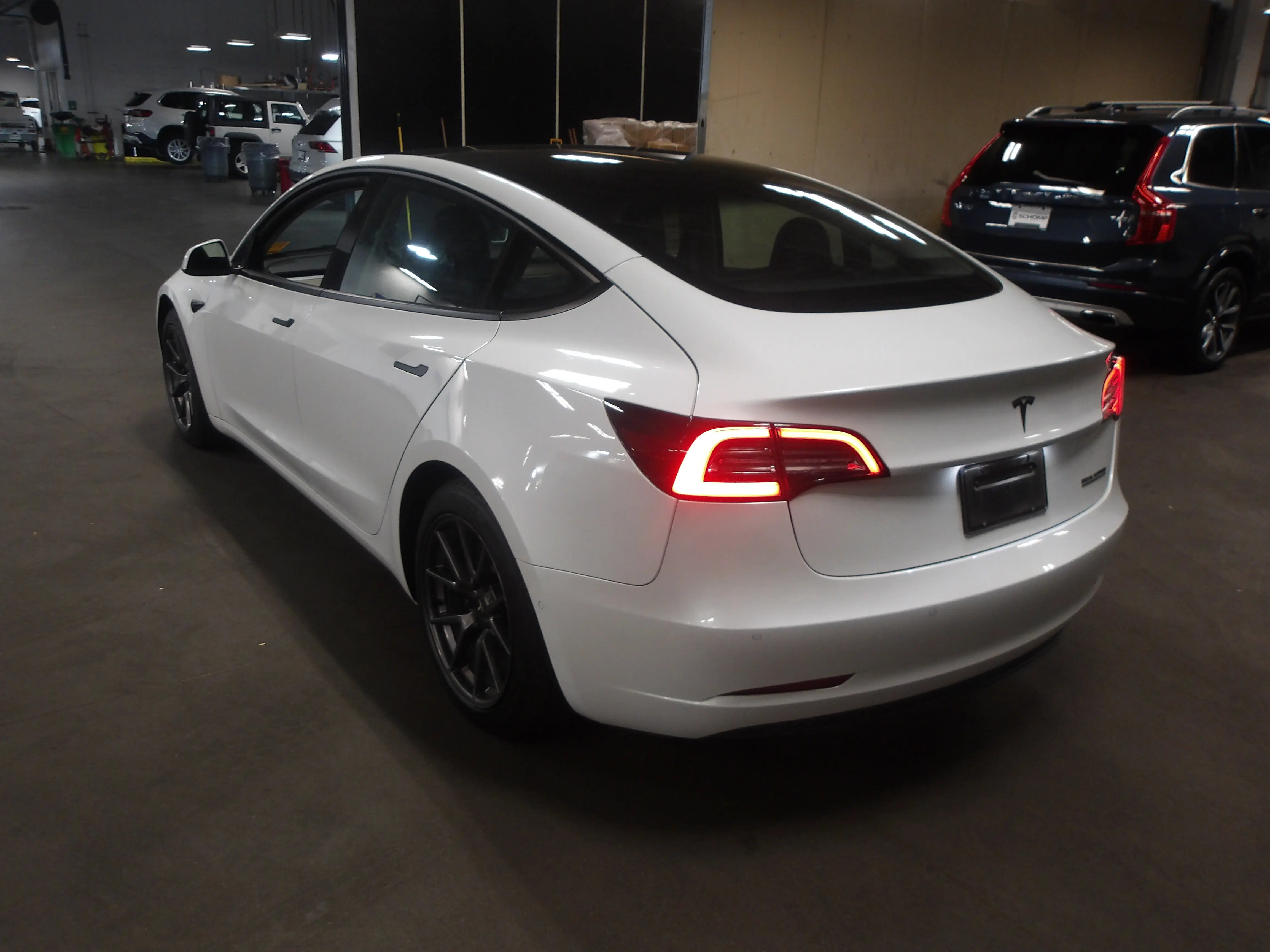 2022 Tesla Model 3 Long Range photo 2