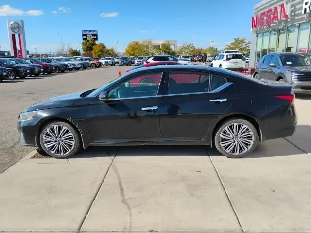 2023 Nissan Altima 2.5 SL photo 8
