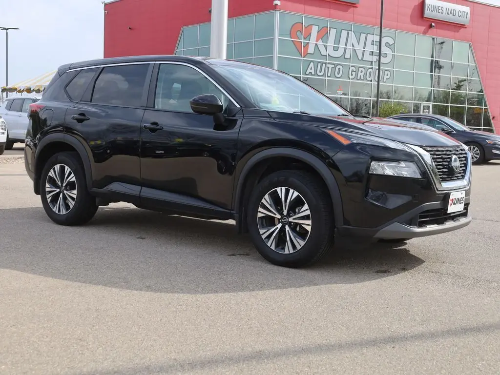 Used 2022 Nissan Rogue SV with VIN 5N1BT3BAXNC697492 for sale in Madison, WI