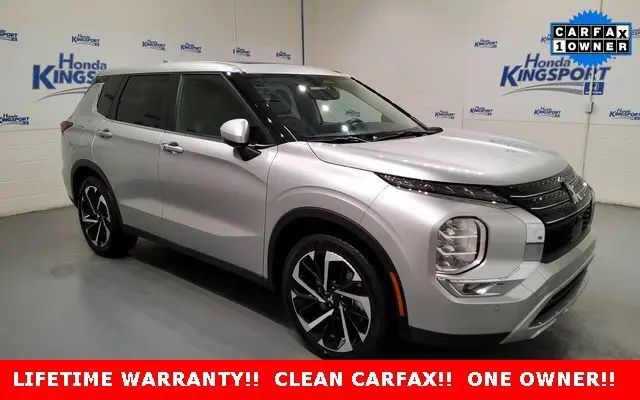 2024 Mitsubishi Outlander SE's photo