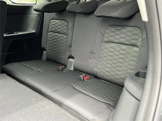 2025 Nissan Pathfinder S photo 21