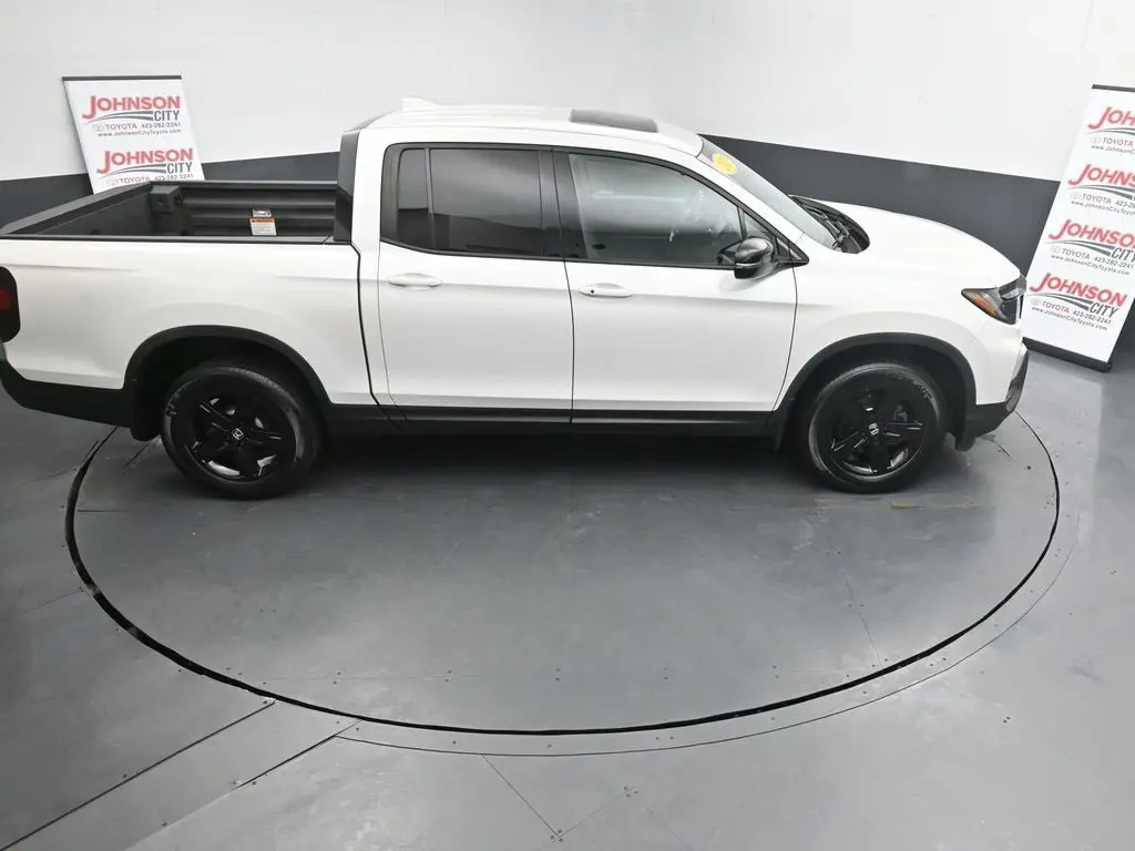 2023 Honda Ridgeline Black Edition photo 35