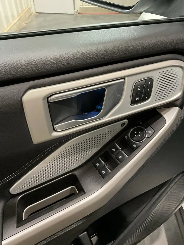 2024 Ford Explorer Limited photo 4