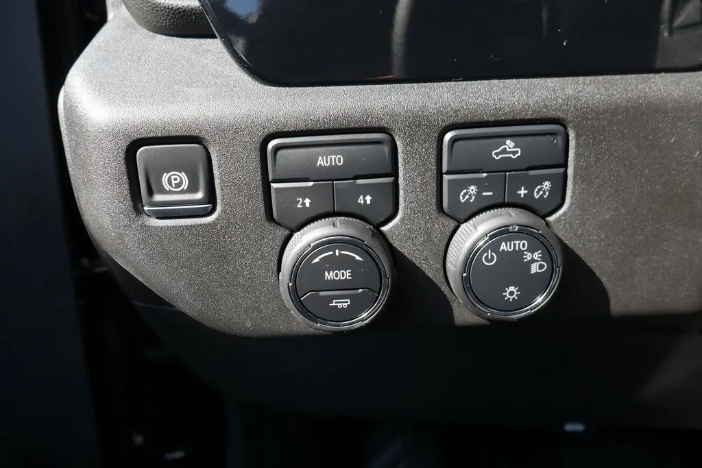 2025 Chevrolet Silverado 1500 LT photo 11
