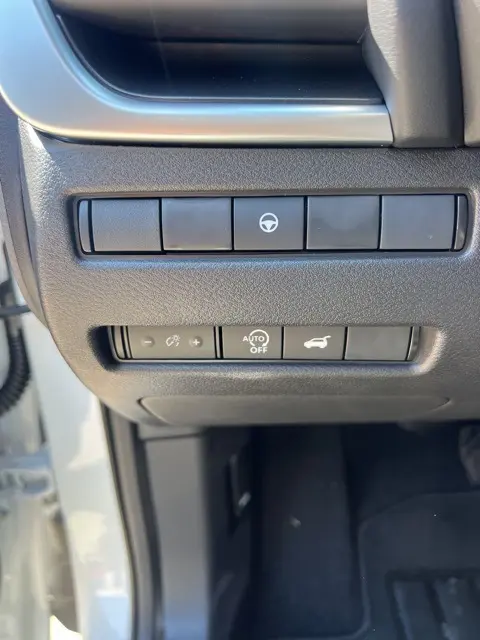 2026 Nissan Rogue SV photo 12